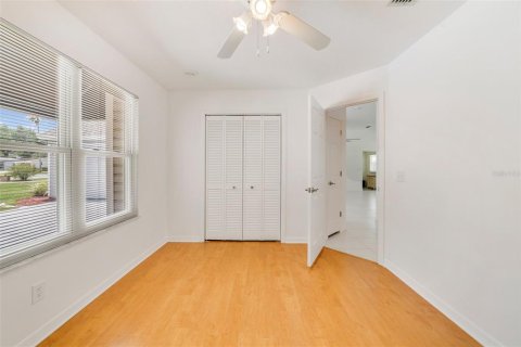 House in Lady Lake, Florida 2 bedrooms, 124.3 sq.m. № 1746379 - photo 12