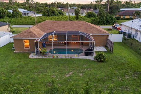 Villa ou maison à vendre à North Port, Floride: 3 chambres, 146.41 m2 № 2329262 - photo 2