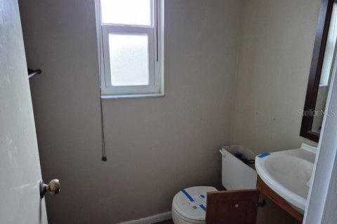 House in Brandon, Florida 3 bedrooms, 167.78 sq.m. № 2112379 - photo 11