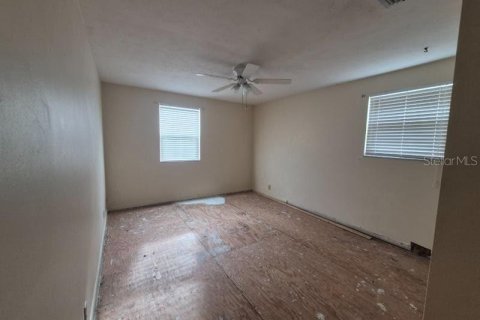 House in Brandon, Florida 3 bedrooms, 167.78 sq.m. № 2112379 - photo 8