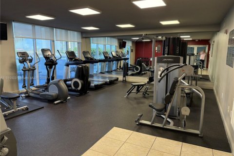 Condominio en alquiler en Sunny Isles Beach, Florida, 2 dormitorios, 121.7 m2 № 1932663 - foto 24