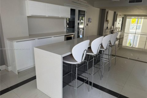 Condominio en alquiler en Sunny Isles Beach, Florida, 2 dormitorios, 121.7 m2 № 1932663 - foto 23