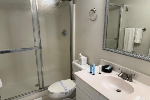 Condominio en alquiler en Sunny Isles Beach, Florida, 2 dormitorios, 121.7 m2 № 1932663 - foto 15