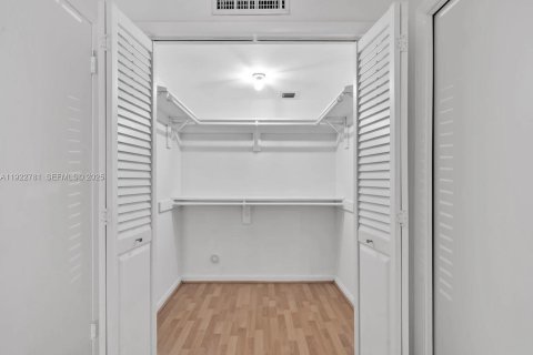 Appartement à louer à Miami, Floride: 2 chambres, 116.13 m2 № 1982046 - photo 7