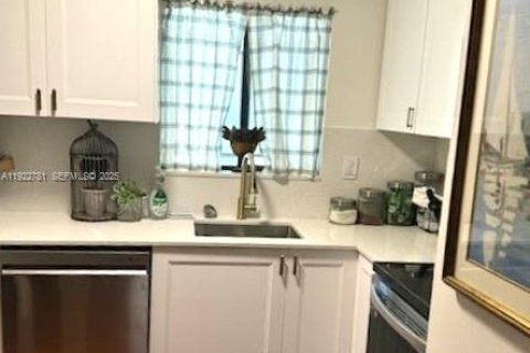 Appartement à louer à Miami, Floride: 2 chambres, 116.13 m2 № 1982046 - photo 15