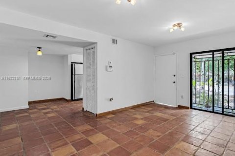 Appartement à louer à Miami, Floride: 2 chambres, 116.13 m2 № 1982046 - photo 3