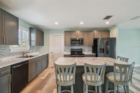 House in Hernando Beach, Florida 3 bedrooms, 111.85 sq.m. № 1841775 - photo 8