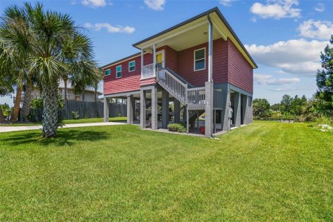 House in Hernando Beach, Florida 3 bedrooms, 111.85 sq.m. № 1841775 - photo 19