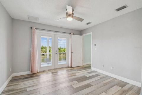 House in Hernando Beach, Florida 3 bedrooms, 111.85 sq.m. № 1841775 - photo 11