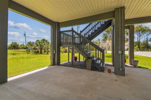 House in Hernando Beach, Florida 3 bedrooms, 111.85 sq.m. № 1841775 - photo 24