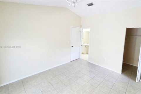 Villa ou maison à vendre à Miami, Floride: 2 chambres, 90.95 m2 № 2414490 - photo 8