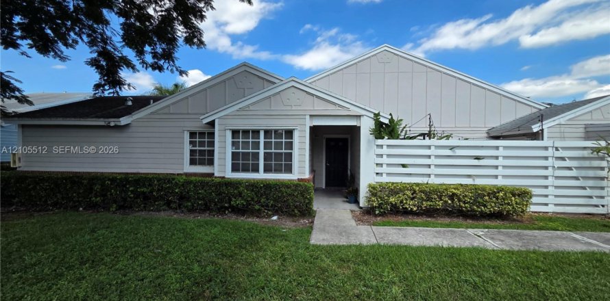Villa ou maison à Miami, Floride 2 chambres, 90.95 m2 № 2414490