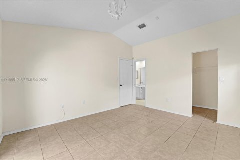 Villa ou maison à vendre à Miami, Floride: 2 chambres, 90.95 m2 № 2414490 - photo 16