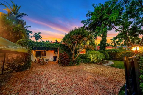 Снять в аренду виллу или дом в Майами-Бич, Флорида 4 спальни, 275.27м2, № 2005785 - фото 26