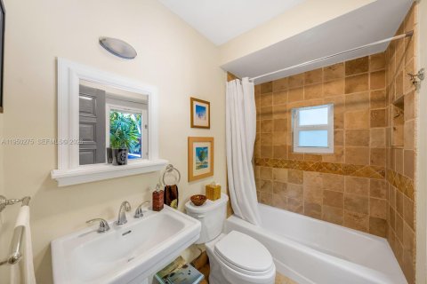 Снять в аренду виллу или дом в Майами-Бич, Флорида 4 спальни, 275.27м2, № 2005785 - фото 20