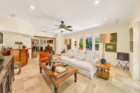 Снять в аренду виллу или дом в Майами-Бич, Флорида 4 спальни, 275.27м2, № 2005785 - фото 10