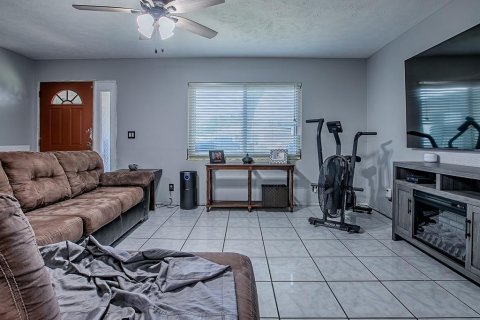 Casa en venta en Belleview, Florida, 3 dormitorios, 158.31 m2 № 1815833 - foto 5