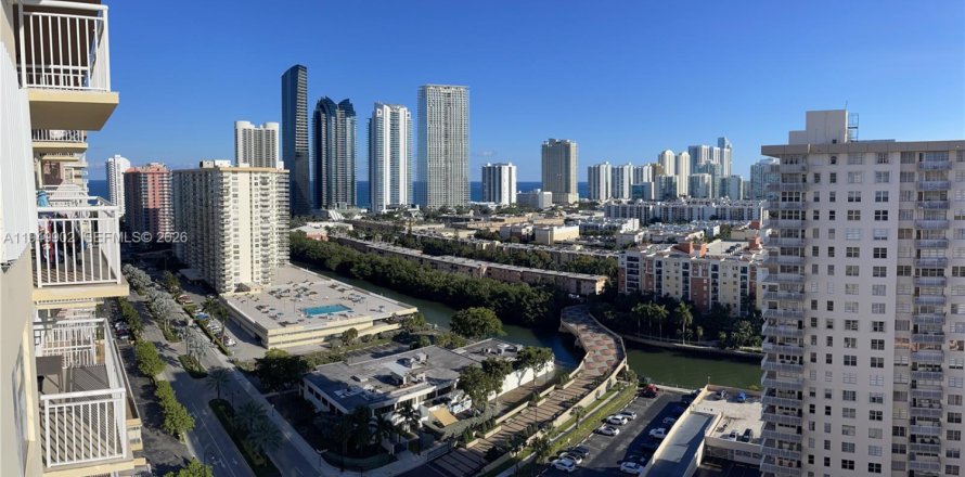 Кондоминиум с 2 спальнями в Санни-Айлс-Бич, Флорида № 2005592