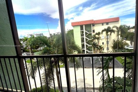 Condo in Fort Lauderdale, Florida, 2 bedrooms № 1930008 - photo 15