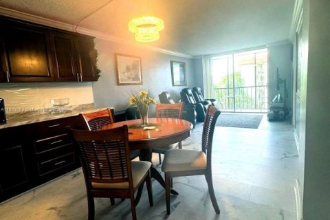 Condo in Fort Lauderdale, Florida, 2 bedrooms № 1930008 - photo 22