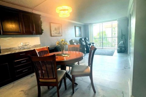 Condo in Fort Lauderdale, Florida, 2 bedrooms № 1930008 - photo 24