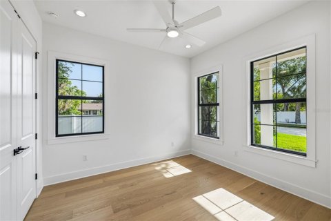 Villa ou maison à vendre à Tampa, Floride: 5 chambres, 305.65 m2 № 2101367 - photo 19