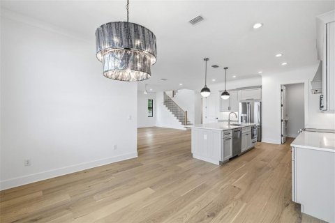 Villa ou maison à vendre à Tampa, Floride: 5 chambres, 305.65 m2 № 2101367 - photo 18