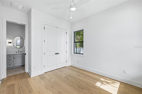 Villa ou maison à vendre à Tampa, Floride: 5 chambres, 305.65 m2 № 2101367 - photo 20