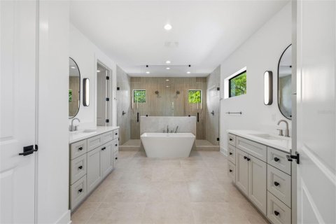 Villa ou maison à vendre à Tampa, Floride: 5 chambres, 305.65 m2 № 2101367 - photo 28