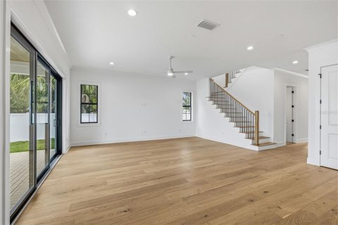 Villa ou maison à vendre à Tampa, Floride: 5 chambres, 305.65 m2 № 2101367 - photo 15