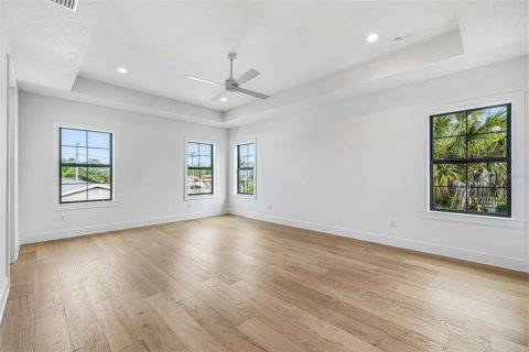Villa ou maison à vendre à Tampa, Floride: 5 chambres, 305.65 m2 № 2101367 - photo 25