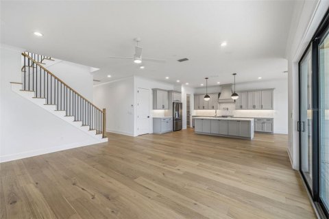 Villa ou maison à vendre à Tampa, Floride: 5 chambres, 305.65 m2 № 2101367 - photo 16