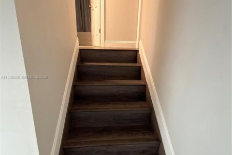 Townhouse in Miami, Florida 3 bedrooms, 171.87 sq.m. № 1998383 - photo 9