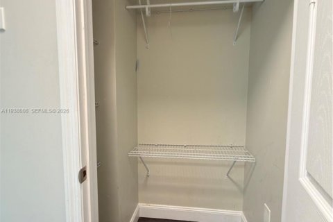 Townhouse in Miami, Florida 3 bedrooms, 171.87 sq.m. № 1998383 - photo 17