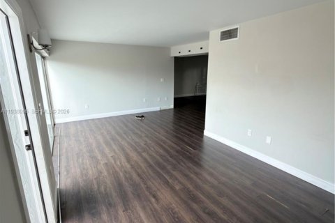 Townhouse in Miami, Florida 3 bedrooms, 171.87 sq.m. № 1998383 - photo 4