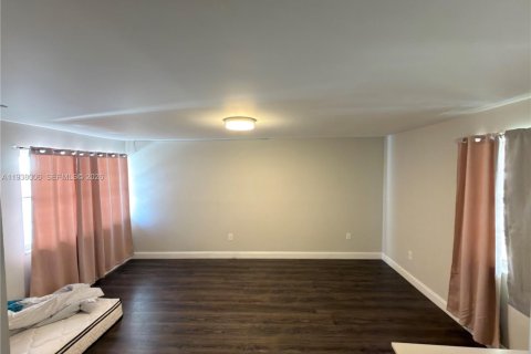 Townhouse in Miami, Florida 3 bedrooms, 171.87 sq.m. № 1998383 - photo 14