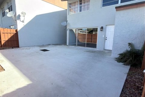 Таунхаус в Майами, Флорида 3 спальни, 171.87м2 № 1998383