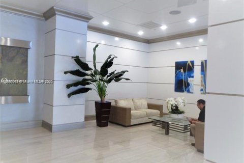 Condo in Sunny Isles Beach, Florida, 1 bedroom № 1890321 - photo 14