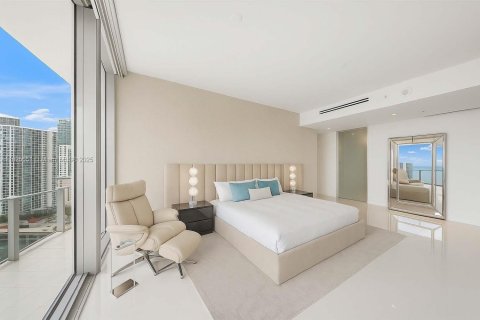 Condominio en venta en Miami, Florida, 3 dormitorios, 285.67 m2 № 1936345 - foto 18