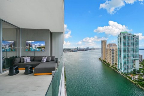 Condo in Miami, Florida, 3 bedrooms № 1936345 - photo 11