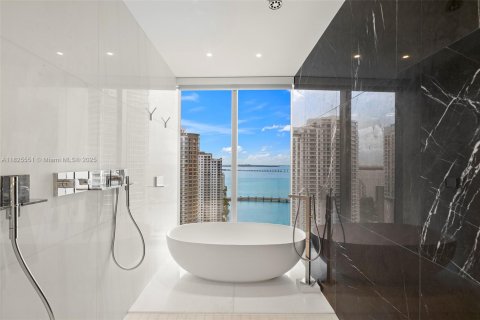 Condo in Miami, Florida, 3 bedrooms № 1936345 - photo 22