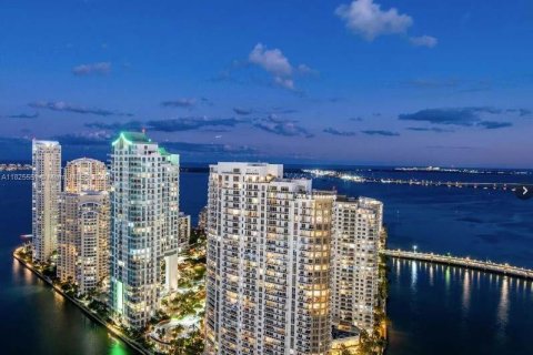 Condo in Miami, Florida, 3 bedrooms № 1936345 - photo 4