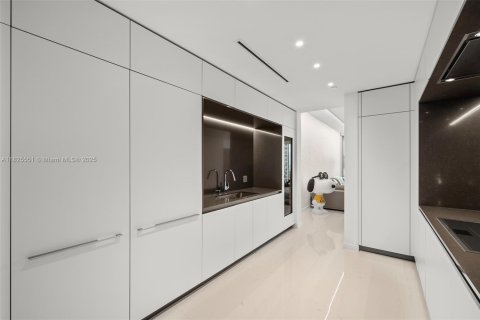 Copropriété à vendre à Miami, Floride: 3 chambres, 285.67 m2 № 1936345 - photo 14