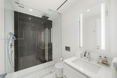 Condo in Miami, Florida, 3 bedrooms № 1936345 - photo 29