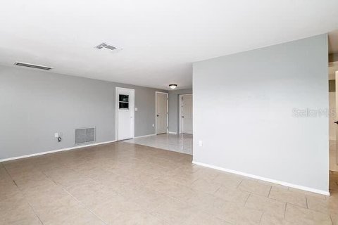 Casa en alquiler en Holiday, Florida, 2 dormitorios, 84.26 m2 № 2145346 - foto 4
