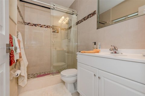 Купить виллу или дом в Тамарак, Флорида 2 спальни, 116.78м2, № 2413067 - фото 22