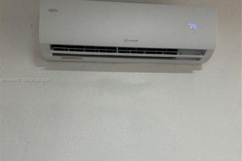 Propiedad comercial en alquiler en Miami, Florida, 1 dormitorio, 178.65 m2 № 2052556 - foto 20