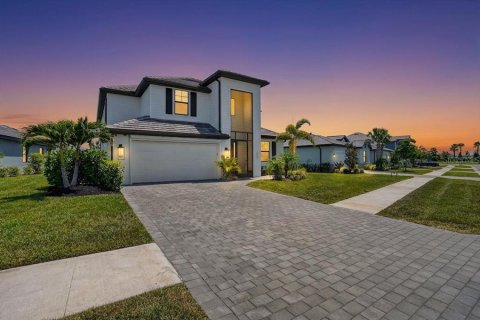 House in Venice, Florida 5 bedrooms, 305.18 sq.m. № 2232219 - photo 4