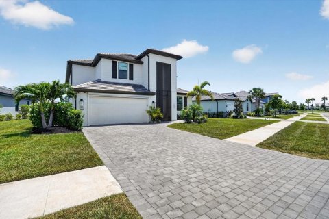House in Venice, Florida 5 bedrooms, 305.18 sq.m. № 2232219 - photo 6