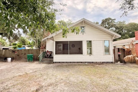 Commercial property in Winter Garden, Florida 162.58 sq.m. № 2313074